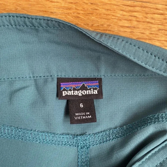 Patagonia sz 6 teal shorts with zip pocket cinch tie excellent used condition - Picture 6 of 8